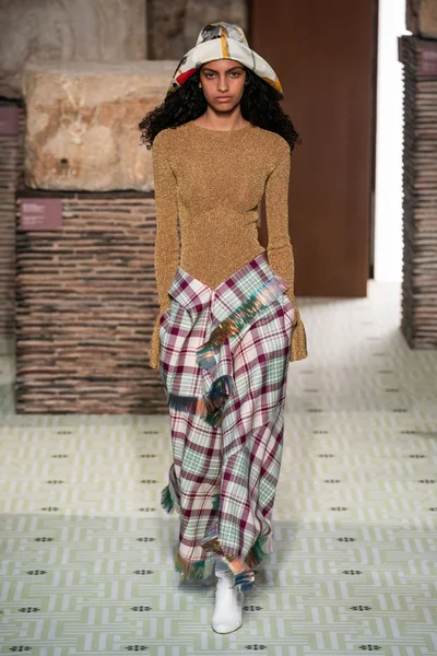 Look 40